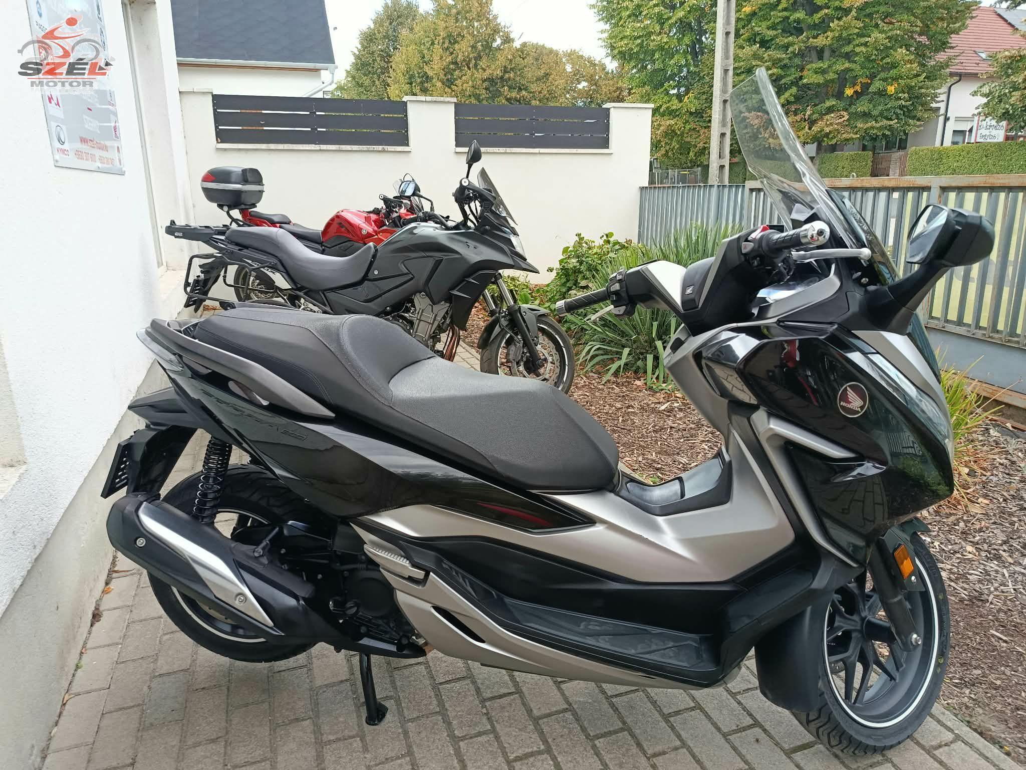 Honda NSS 300 Forza (2019)